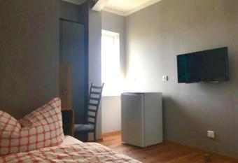 Handwerkerzimmer in der Bernhard-Liening-Strasse 22 allows 18 year olds to book a room