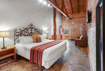 Wimberley Log Cabins Resort and Suites- Unit 3 has Balcony rooms