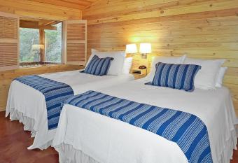 Wimberley Log Cabins Resort and Suites- Unit 5 has Balcony rooms