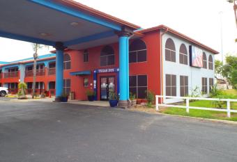 Texas Inn Harlingen allows 18 year olds to book a room