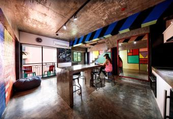 D522 Hostel at Kiener Hills - Near Cebu Airport has Balcony rooms