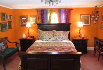 VacationHouse allows 18 year olds to book a room