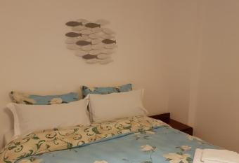 La casa di  has rooms with a private hot tub