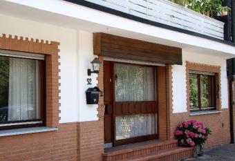 Ferienwohnung Heidi allows 18 year olds to book a room