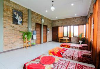 Bua Guest House has Balcony rooms