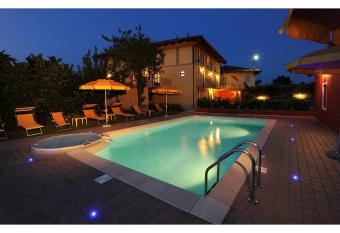 Agriturismo Bianconiglio has Balcony rooms