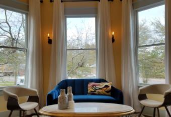 Abita Springs Hotel has Balcony rooms