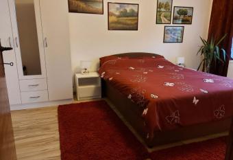 Apartment Skiptar has Balcony rooms