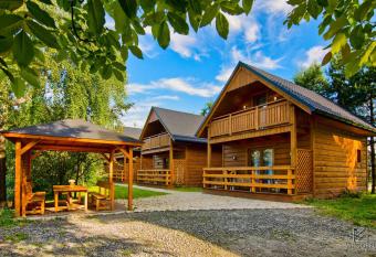 Domki Skiba Szaflary allows 18 year olds to book a room