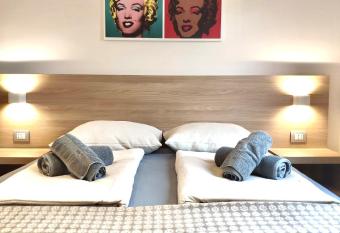 Kriemhilde Dependance allows 18 year olds to book a room