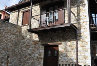 Apostolia s Small House Bed and view has Balcony rooms