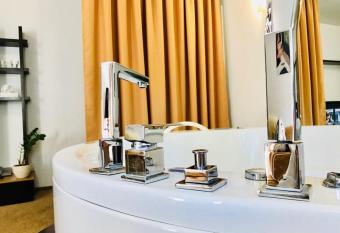 SPA Hotel has rooms with a private hot tub