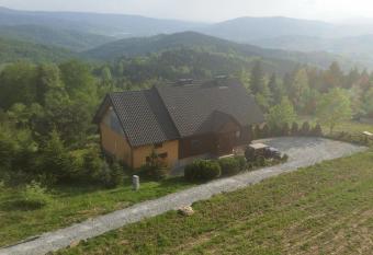 Mountain cabin has Balcony rooms
