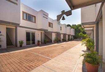 Hotel Samanu has Balcony rooms