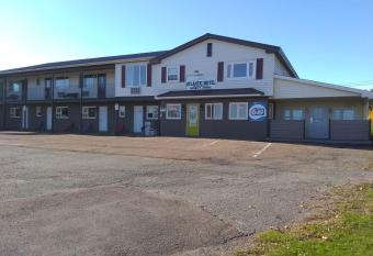 Atlantic Motel has Balcony rooms