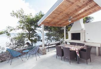 The big calm has Balcony rooms