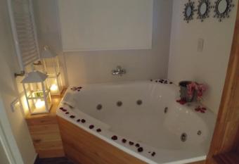 Posada Mia Nonna has rooms with a private hot tub