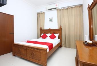 OYO 89435 Nusantara Group Hotel allows 18 year olds to book a room