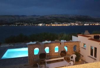 Apartments Mia Pag has Balcony rooms