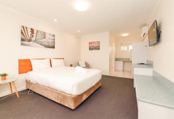 Seasonal South Motel & Function Centre allows 18 year olds to book a room