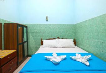 Hotel Setia Budi allows 18 year olds to book a room