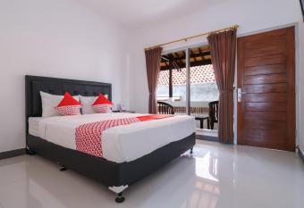 Urbanview Hotel Rasa Sayang Beach Tanjung Benoa Bali allows 18 year olds to book a room