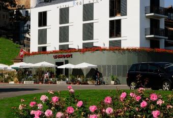 H  tel Real has Balcony rooms