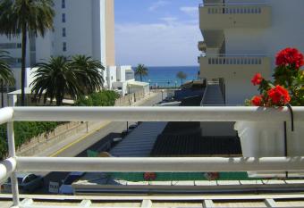 Saturno has Balcony rooms