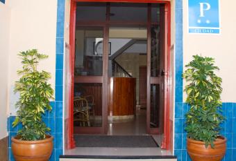 Pensi  n La Palma allows 18 year olds to book a room