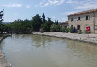 La maison de l   cluse has Balcony rooms