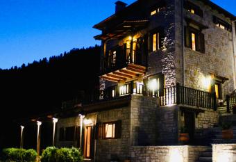 Petrini Villa has Balcony rooms