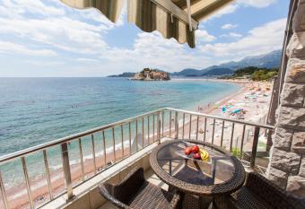 Apartments Lungo Mare has Balcony rooms
