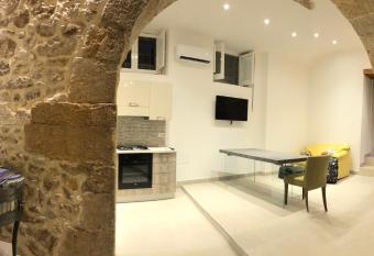 Ortigia Suite has Balcony rooms