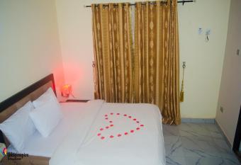 Pentagon Hotel and Suites allows 18 year olds to book a room