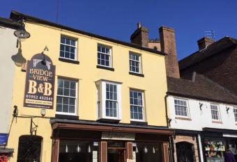 Bridge View Guest House allows 18 year olds to book a room