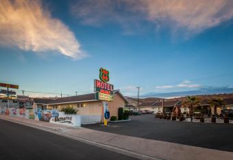Route 66 Motel has Smoking rooms