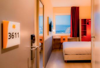 Premiere Classe Casablanca Centre Ville allows 18 year olds to book a room