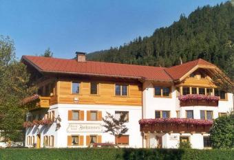 Pension Johannes has Balcony rooms