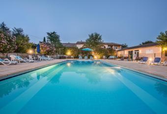 Le Clos des Bruy  res has Balcony rooms