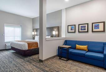 Comfort Suites Grove City - Columbus South allows 18 year olds to book a room