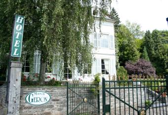 D  pendance Maison G  ron allows 18 year olds to book a room