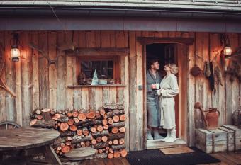 Chalet trappeur allows 18 year olds to book a room