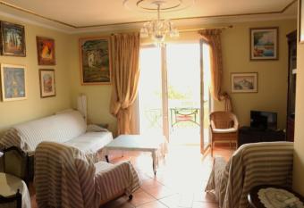 Mon Repos Two Floor Apartment has Balcony rooms