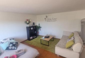 MADE IN PROVENCE proche Cassis allows 18 year olds to book a room