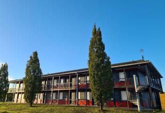 Enzo Hotels Loudeac By Kyriad Direct allows 18 year olds to book a room