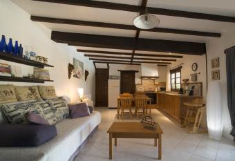 G  te Rozies 4 p allows 18 year olds to book a room