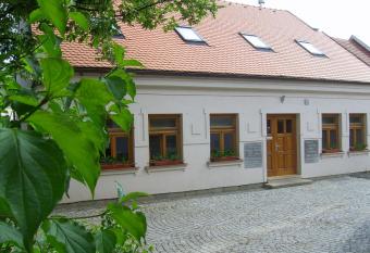 Penzion a Caf  Restaurant U l  vky has Balcony rooms