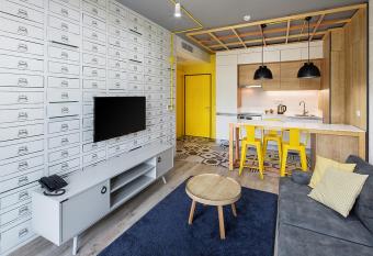 Coordinat Suits allows 18 year olds to book a room