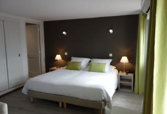 Hotel le Pr  joly has Balcony rooms