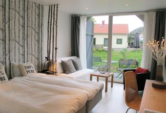 N  sundsg  rden Hotell & Vandrarhem has Balcony rooms